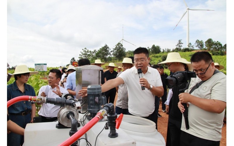 中隆泰光伏智能施肥機(jī)亮相攀枝花仁和煙草基地